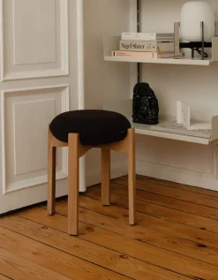 Fredericia Furniture Pioneer Stool, lacquered oak/zero 0001 fra><noscript><img width=