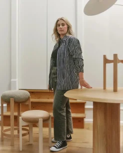 Fredericia Furniture Pioneer Stool, lacquered oak/zero 0001 fra><noscript><img width=