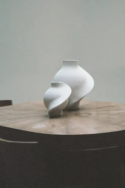 Louise Roe Pirout Vase 01, ceramic fra> Gaver Til Hende|Vaser
