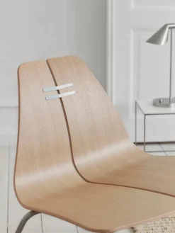 Fritz Hansen PK23 Lounge Chair, black/steel af Poul Kjærholm><noscript><img width=