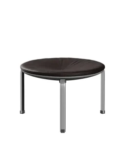 Fritz Hansen PK33 Taburet af Poul Kjærholm><noscript><img width=