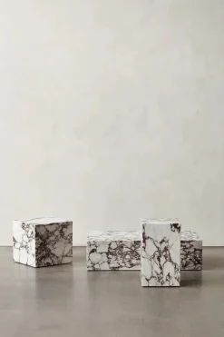 Audo Copenhagen Plinth Cubic White Carrara marmor fra><noscript><img width=