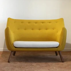 House of Finn Juhl Poet Sofa af Finn Juhl><noscript><img width=