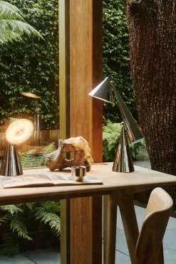Tom Dixon Pose Task LED Bordlampe fra><noscript><img width=
