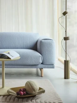 Muuto Post Floor Lamp fra><noscript><img width=