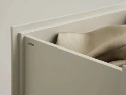 String Furniture Relief Kommode, bred fra String><noscript><img width=