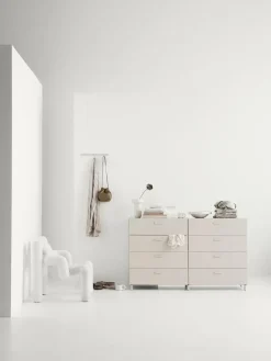 String Furniture Relief Kommode, lav fra String><noscript><img width=
