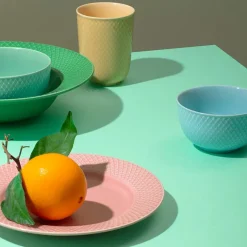 Lyngby Porcelæn Rhombe dyb tallerken, grøn Ø24,5 cm fra><noscript><img width=