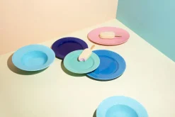 Lyngby Porcelæn Rhombe tallerken, blå Ø27 cm fra><noscript><img width=