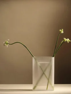 Muuto Ridge Vase, white frosted glass fra><noscript><img width=