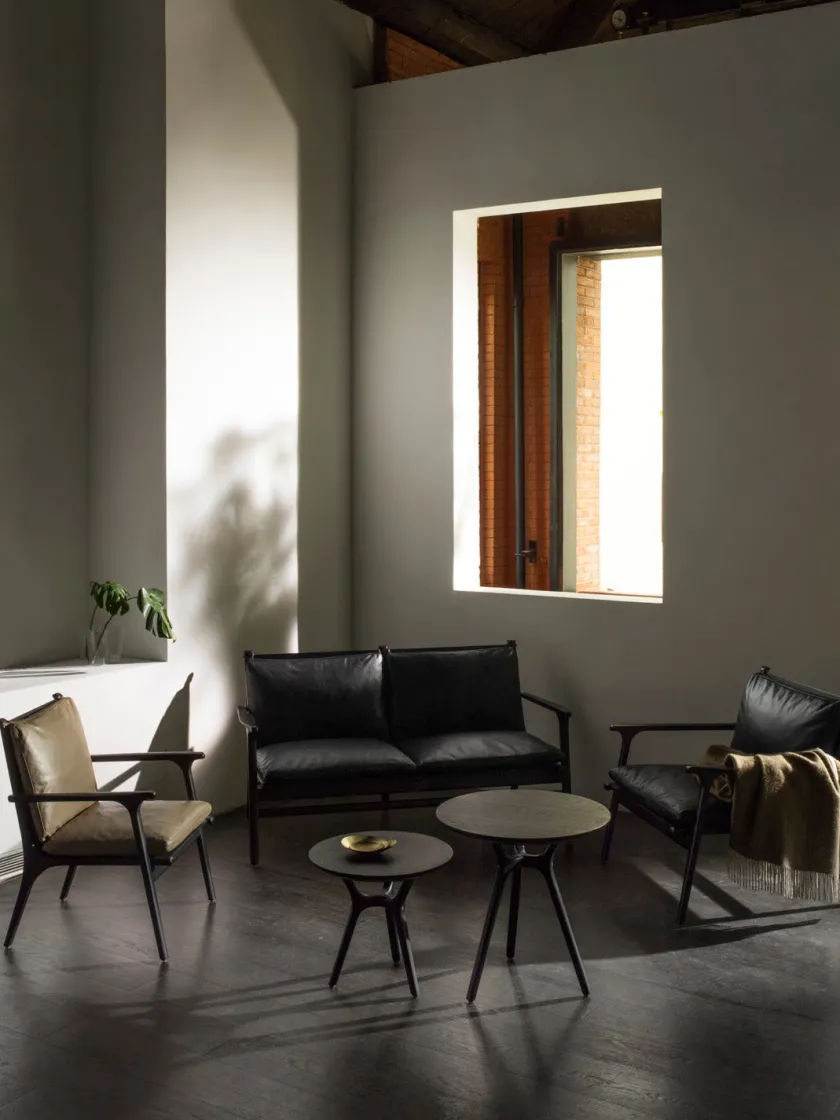 Stellar Works Rén Lounge sofa 2. pers sortmalet eg, sort læder fra> Sofaer