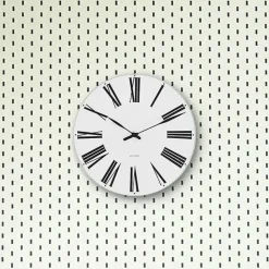 Arne Jacobsen Clocks Roman Vægur af Arne Jacobsen (Ø: 16)><noscript><img width=