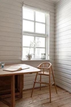 Oaklings Saga Højstol, eg fra><noscript><img width=