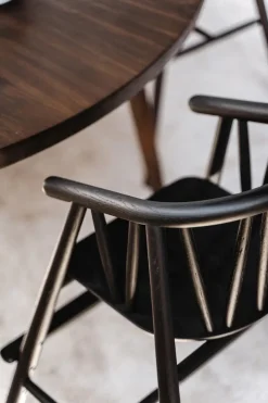 Oaklings Saga Højstol, røget eg fra><noscript><img width=