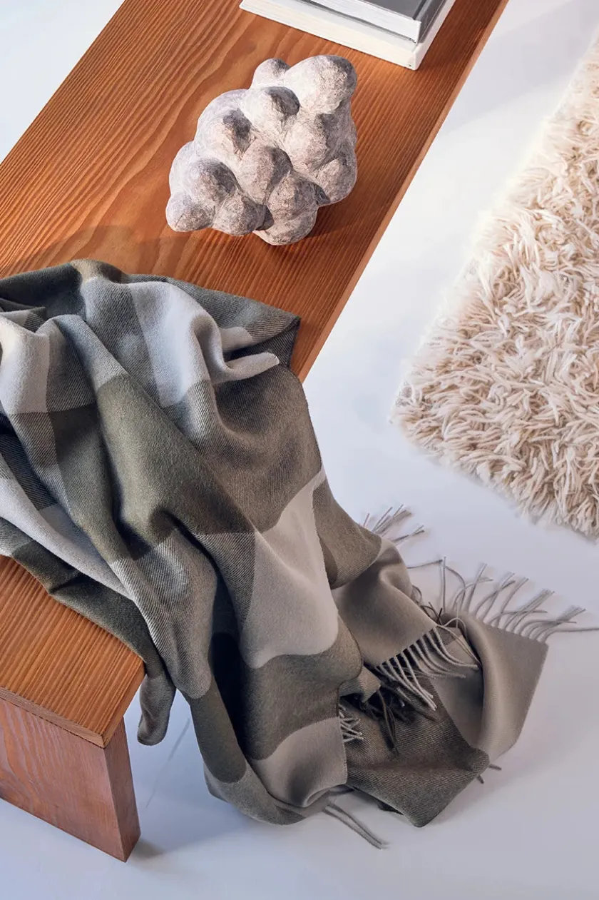 Silkeborg Uldspinderi Santa Fe Plaid, umber fra> Gaver Til Hende|Puder Og Plaider
