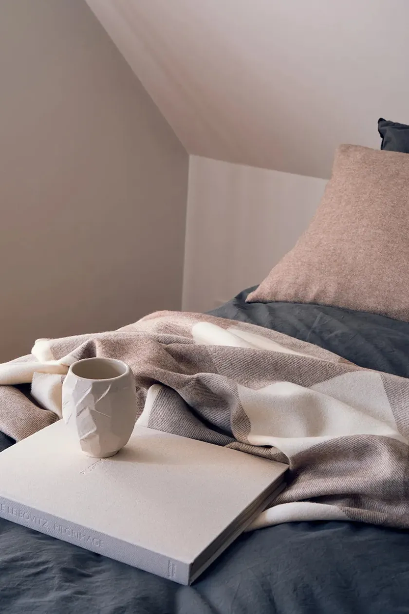 Silkeborg Uldspinderi Santa Fe Plaid, umber fra> Gaver Til Hende|Puder Og Plaider