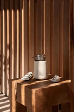 Vipp Sæbedispenser, Holger's Beige fra> Sæbedispensere