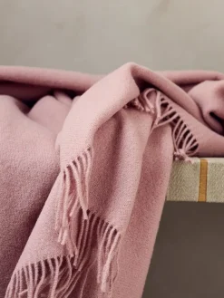 Silkeborg Uldspinderi Season Plaid, blush fra> Gaver Til Hende|Puder Og Plaider