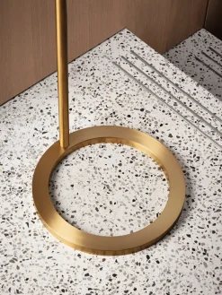 VOLA Sensorstyret håndsprit- og sæbedispenser, fritstående i hvid fra><noscript><img width=
