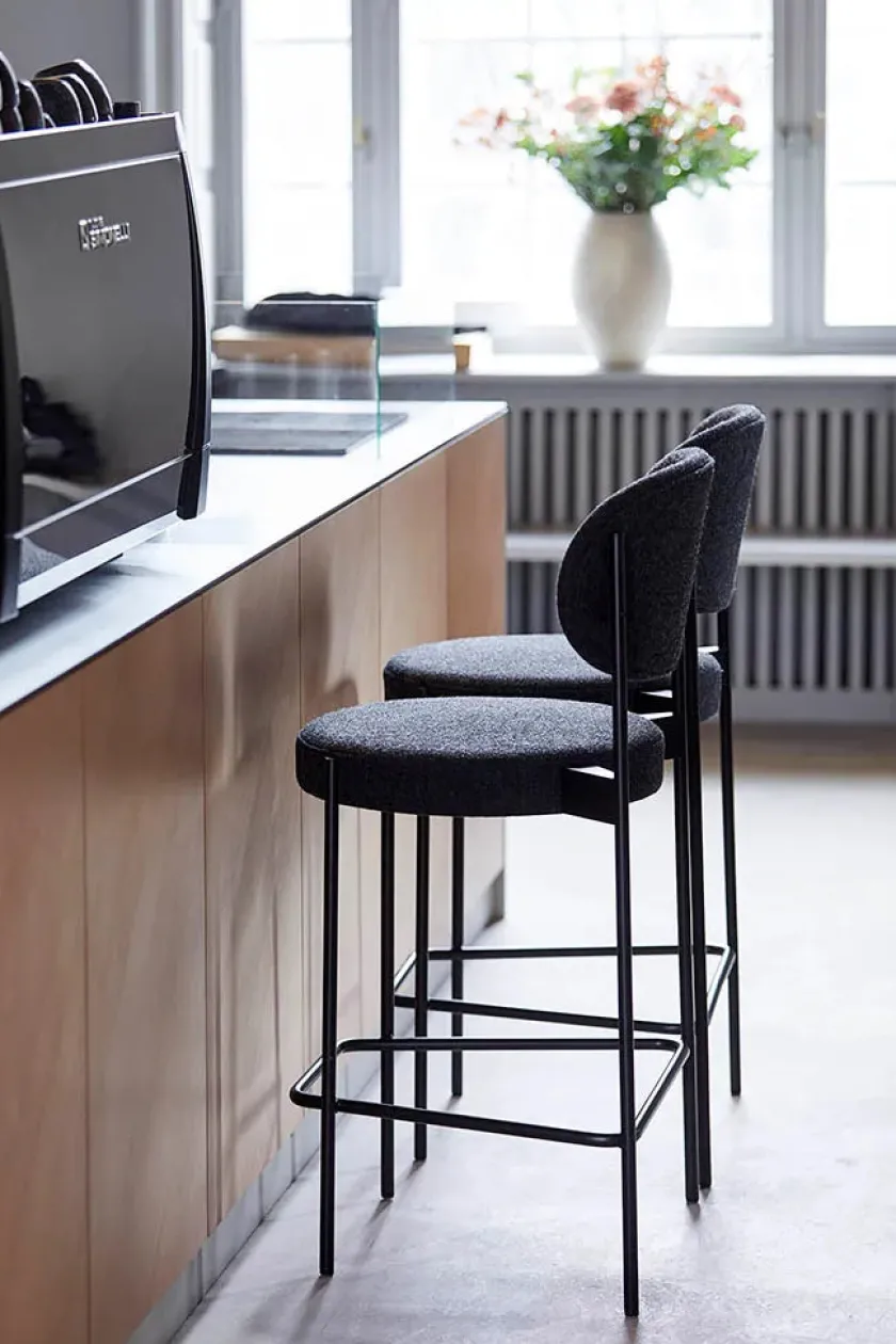 Verpan Serie 430 barstol, sort af Verner Panton> Barstole