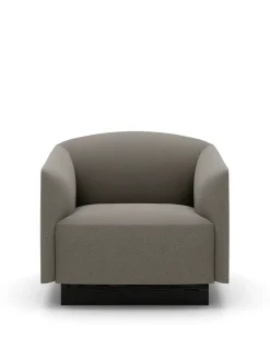 New Works Shore Lounge Chair Plinth, umber fra> Lænestole
