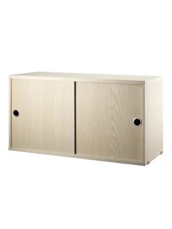 String Furniture Skab m. Skydelåger fra String><noscript><img width=