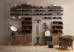 String Furniture Skab m. Skydelåger fra String><noscript><img width=