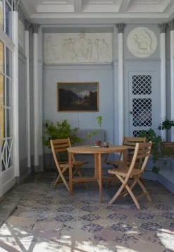 Fritz Hansen Skagerak Selandia Sæt, 2 armstole og bord 75 fra><noscript><img width=