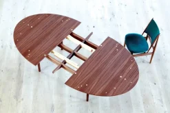 House of Finn Juhl Sølvbordet af Finn Juhl><noscript><img width=