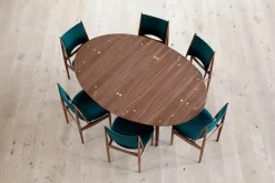 House of Finn Juhl Sølvbordet af Finn Juhl><noscript><img width=