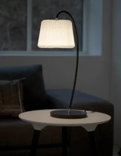 Le Klint Snowdrop 320T Bordlampe fra> Skrivebordslamper|Spots