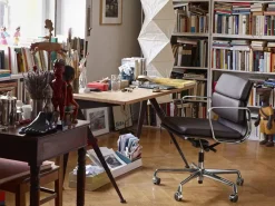 Vitra Soft Pad Chair EA 217 Kontorstol, cognac læder/krom stel fra><noscript><img width=