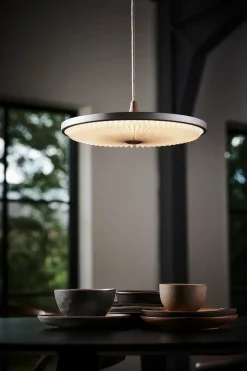Le Klint Soleil pendel small, lys eg, plast skærm fra><noscript><img width=