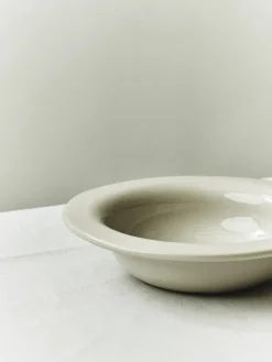 Louise Roe S.R. Large Shallow Bowl fra> Service
