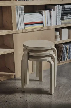 Artek Stool 60, lakeret birk fra><noscript><img width=