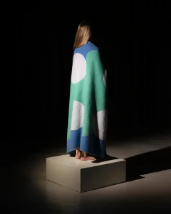 raawii Teenagers from Mars Plaid, white/blue/leaf fra> Puder Og Plaider
