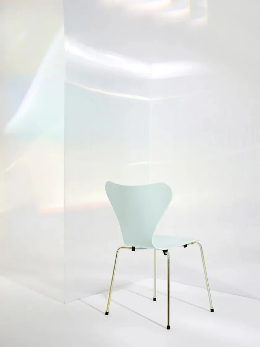 Fritz Hansen 70th Anniversary Edition 3107 Spisebordsstol, 7:14 AM Blue af Arne Jacobsen> Spisebordsstole
