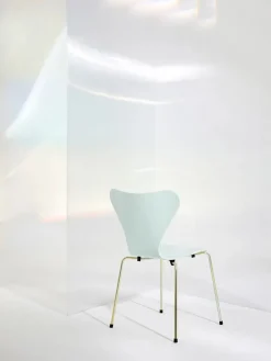 Fritz Hansen 70th Anniversary Edition 3107 Spisebordsstol, 7:14 AM Beige af Arne Jacobsen><noscript><img width=