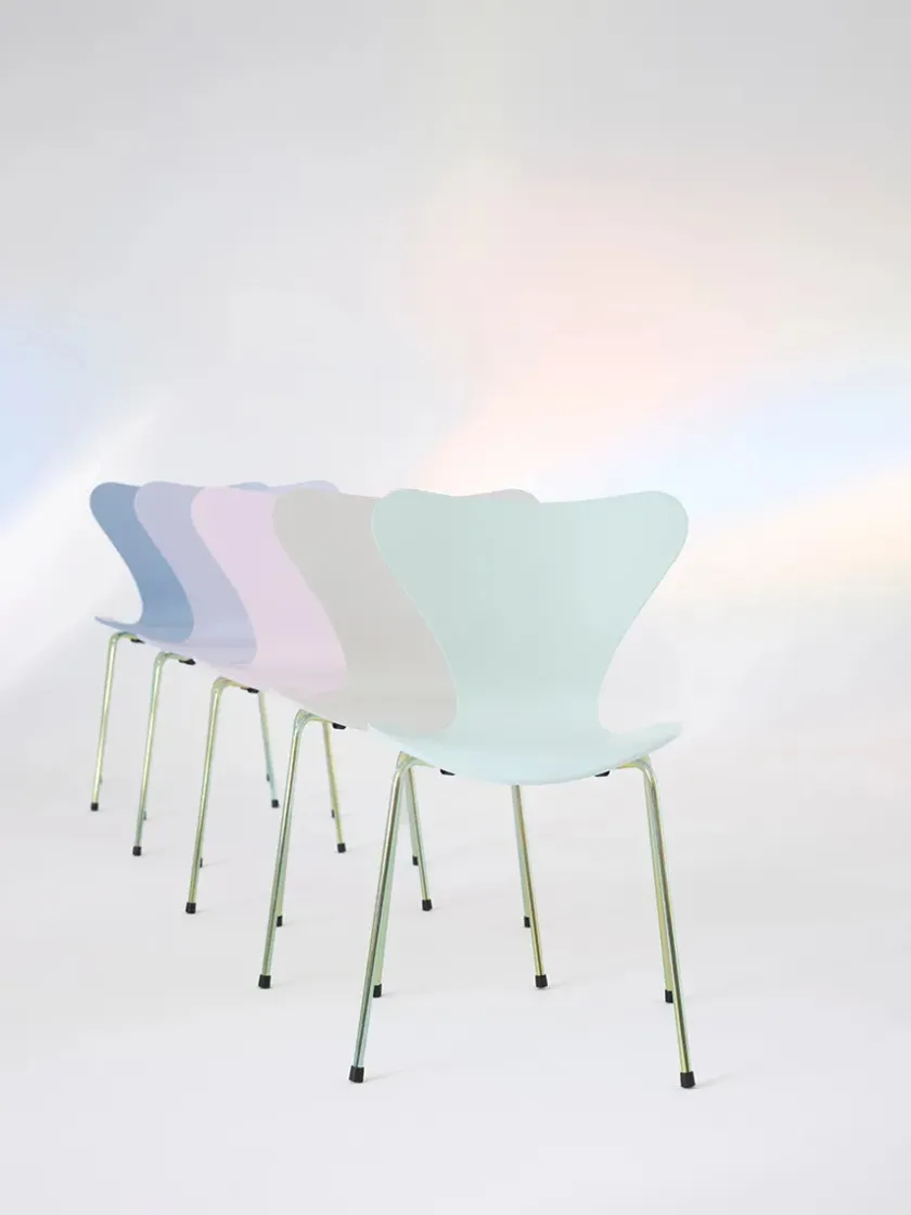Fritz Hansen 70th Anniversary Edition 3107 Spisebordsstol, 7:14 AM Violet af Arne Jacobsen> Spisebordsstole