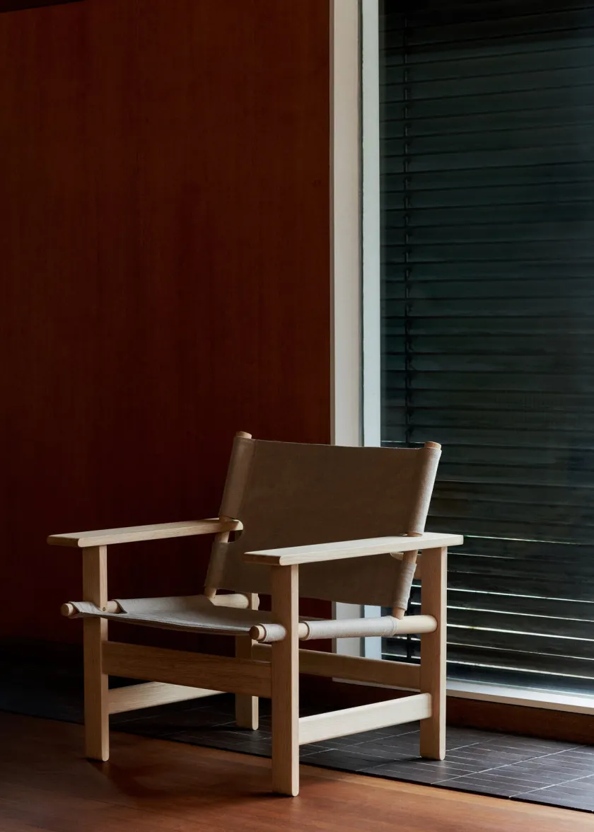 Fredericia Furniture The Canvas Chair, sæbebehandlet eg natur canvas af Børge Mogensen> Loungestole|Lænestole