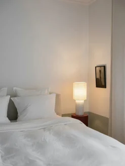 Louise Roe The Eight Over Eight Lamp Small, white marble fra> Spots