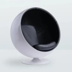 Eero Aarnio Originals The Leather Ball Chair af Eero Aarnio><noscript><img width=