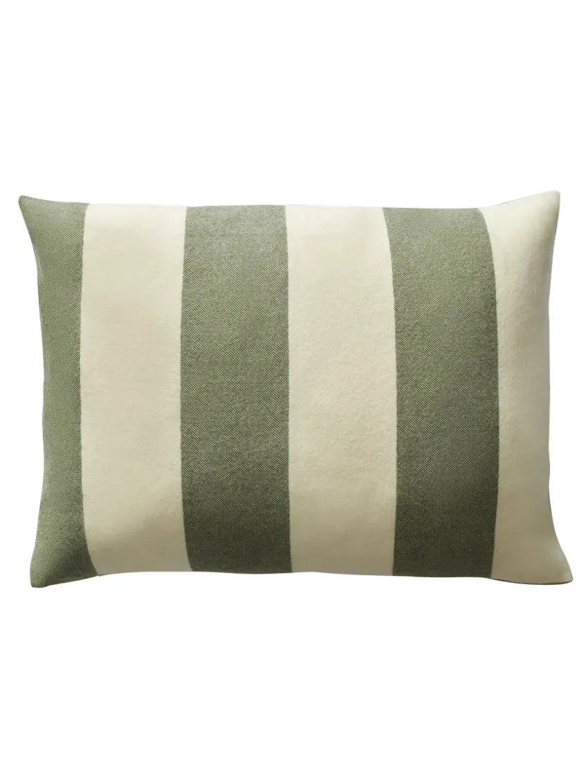 Silkeborg Uldspinderi The Sweater Cushion, blue fra> Puder Og Plaider|Puder
