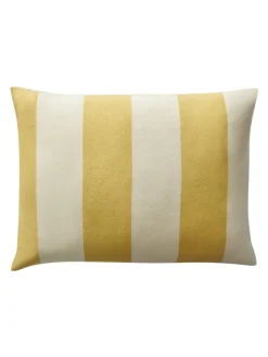 Silkeborg Uldspinderi The Sweater Cushion, golden yellow fra> Puder Og Plaider|Puder