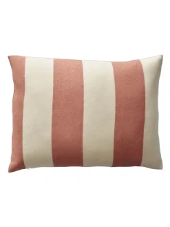 Silkeborg Uldspinderi The Sweater Cushion, orange fra> Puder Og Plaider|Puder