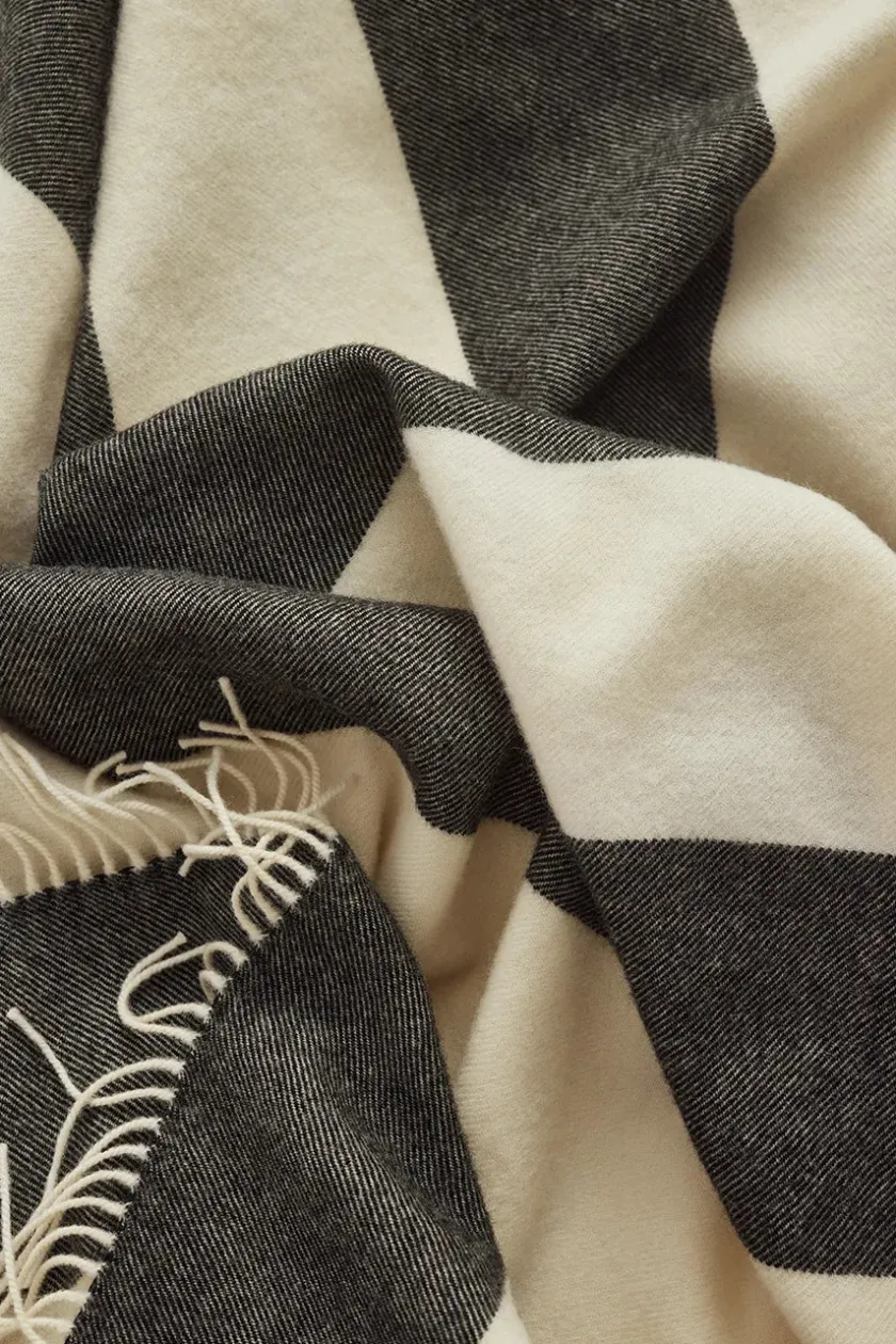 Silkeborg Uldspinderi The Sweater Plaid, green fra> Puder Og Plaider
