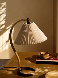 GUBI Timberline Table Lamp fra><noscript><img width=