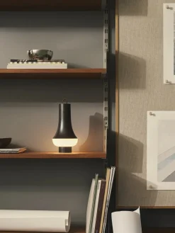 Louis Poulsen Tomoshi Portable, dark brown fra> Portable Lamper|Spots