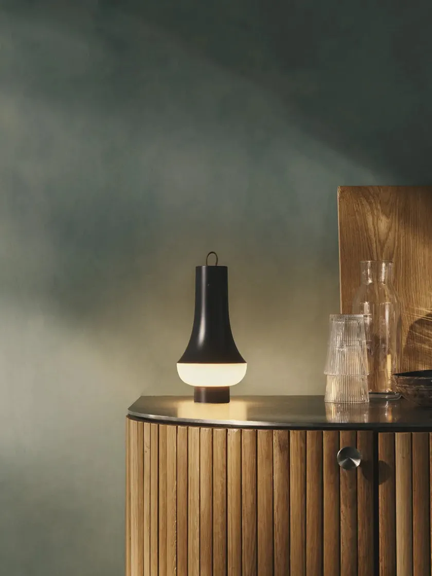 Louis Poulsen Tomoshi Portable, dark brown fra> Portable Lamper|Spots