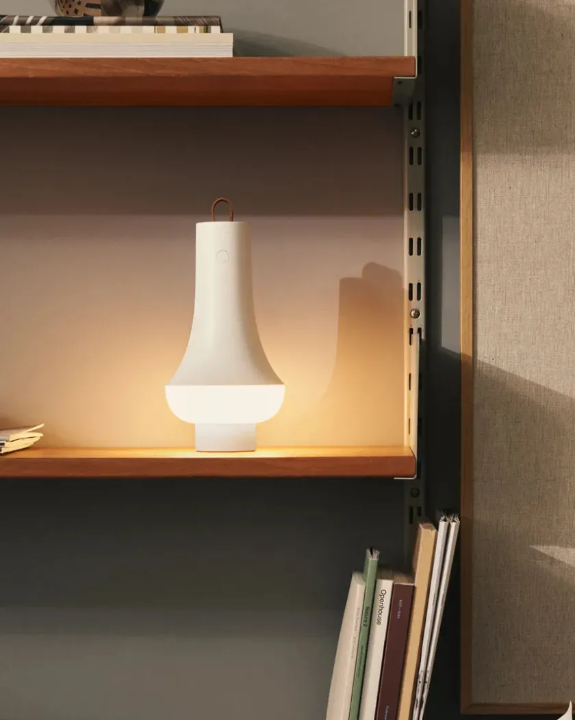 Louis Poulsen Tomoshi Portable, white fra> Portable Lamper|Spots
